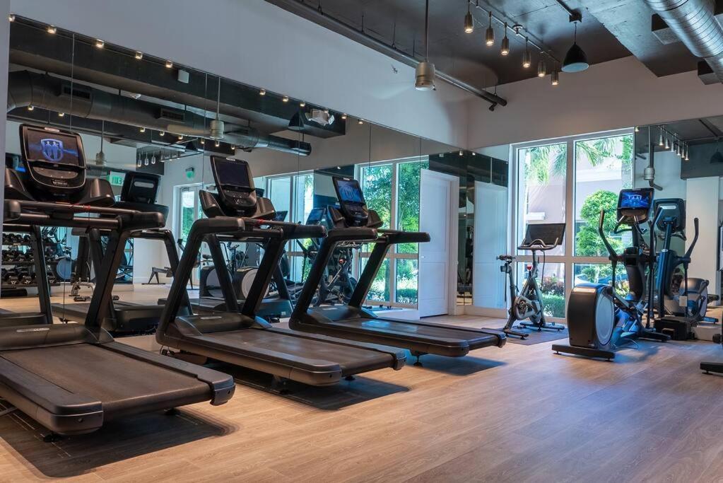 Beachside Bliss 1br Oasis + Pool In Ft Lauderdale Fort Lauderdale